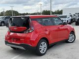Used 2023 Kia Soul LX image 3