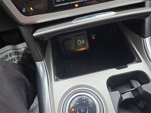 Certified 2022 Ford Explorer XLT w/ Equipment Group 202A image 34