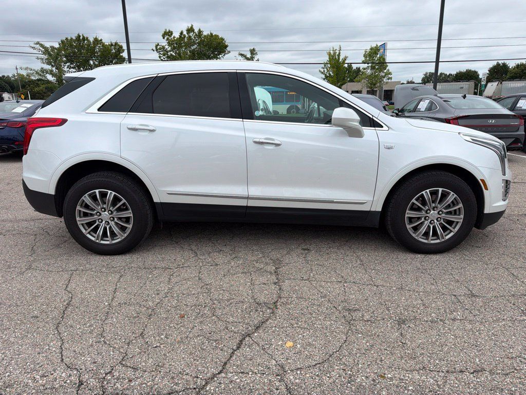 Used 2018 Cadillac XT5 Luxury w/ Driver Awareness Package AWD/4WD image 4