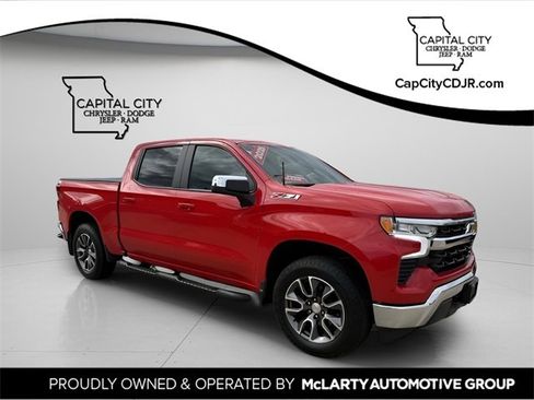 Used 2025 Chevrolet Silverado 1500 LT image 1