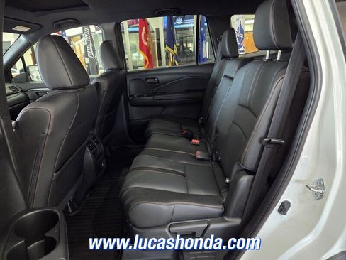 Used 2023 Honda Passport TrailSport image 8
