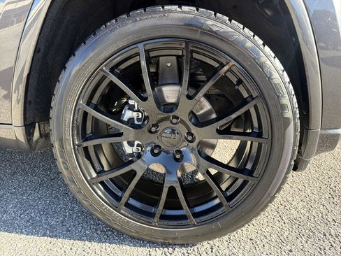 Used 2020 Jeep Grand Cherokee Altitude image 14