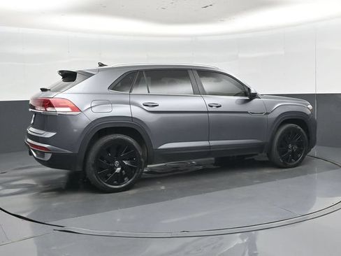 Used 2024 Volkswagen Atlas Cross Sport SE FWD image 3