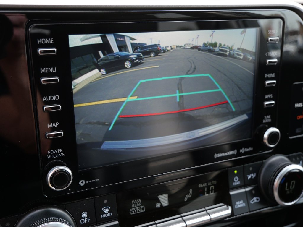 Used 2022 Toyota Highlander XLE AWD/4WD image 34