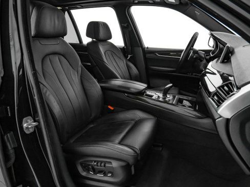 Used 2018 BMW X5 xDrive50i w/ Premium Package image 31