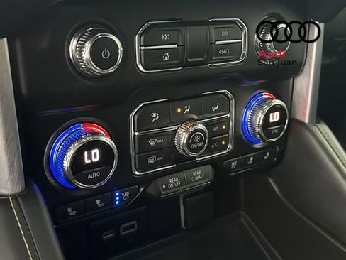 Used 2021 GMC Yukon SLT w/ SLT Luxury Plus Package image 46