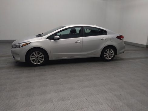 Used 2017 Kia Forte LX w/ LX Popular Package image 2