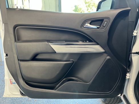 Used 2021 Chevrolet Colorado LT w/ Fleet Safety Package image 23