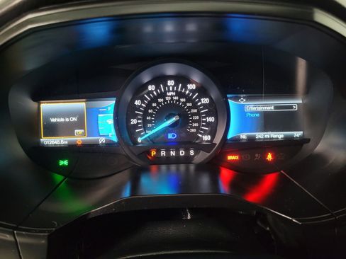 Used 2023 Ford Edge Titanium w/ Class II Trailer Tow Package image 17