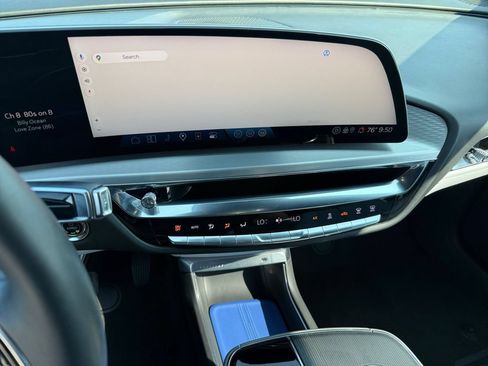 Used 2024 Cadillac Lyriq Luxury RWD image 18