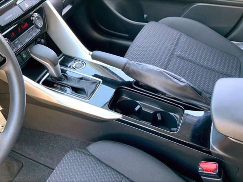Used 2022 Mitsubishi Eclipse Cross ES AWD/4WD image 15