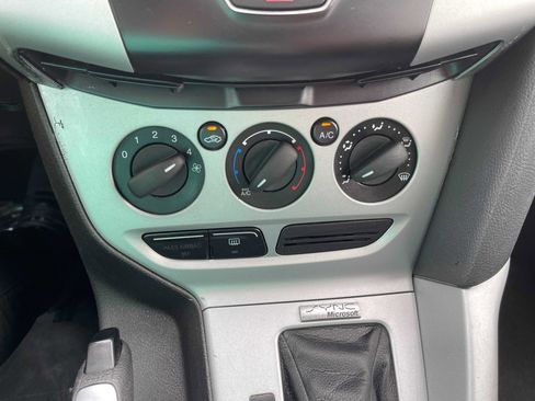 Used 2013 Ford Focus SE image 22