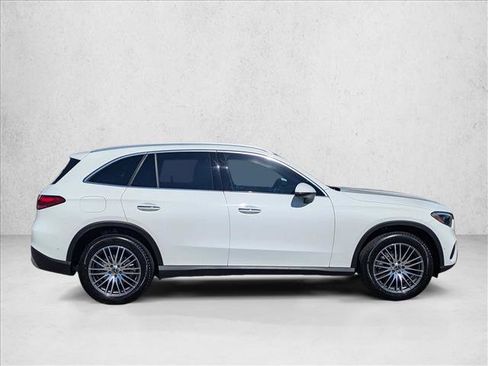 Certified 2025 Mercedes-Benz GLC 300 4MATIC image 4