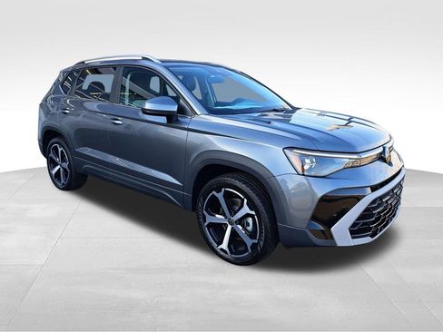 New 2025 Volkswagen Taos SEL image 3