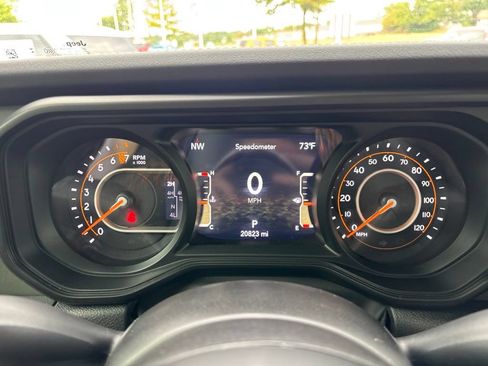 Used 2024 Jeep Gladiator Mojave AWD/4WD image 41
