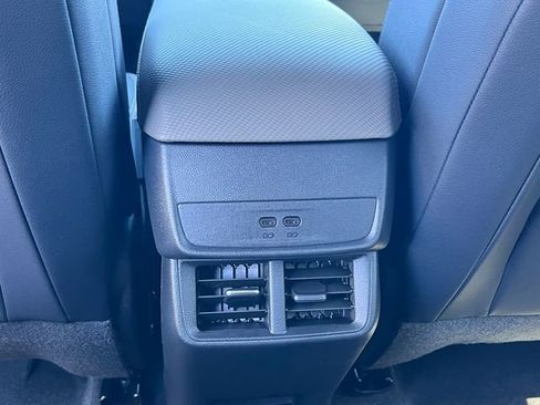 New 2026 Chevrolet Equinox LT w/ Convenience Package II FWD image 28