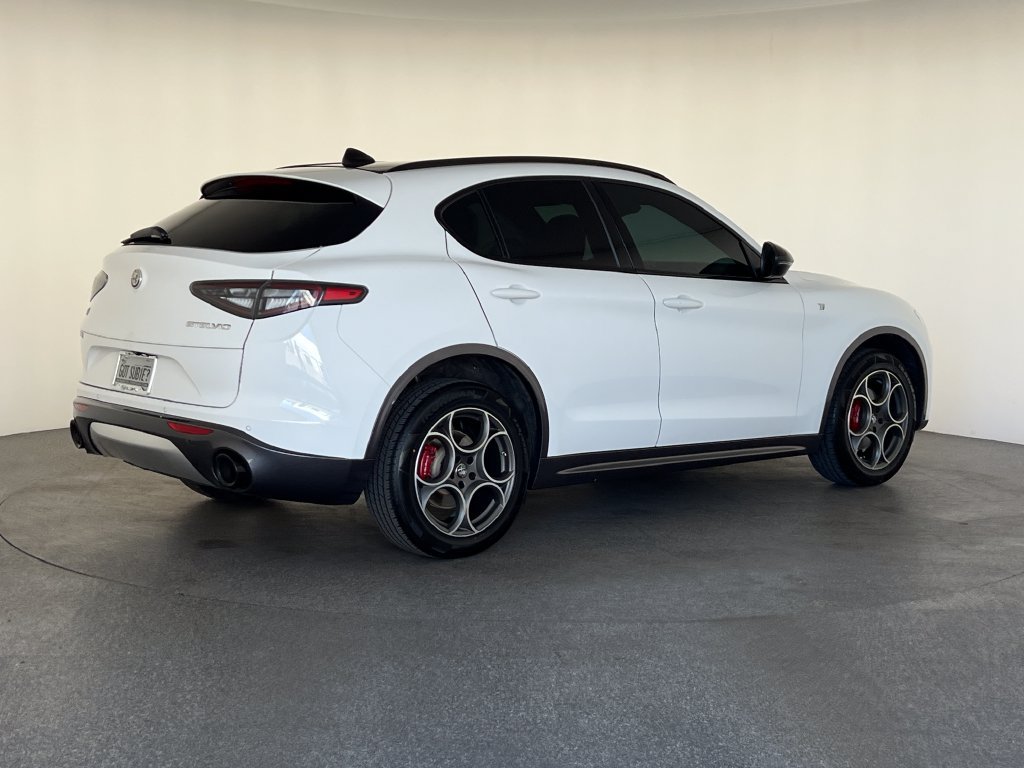Used 2024 Alfa Romeo Stelvio Ti AWD/4WD image 3