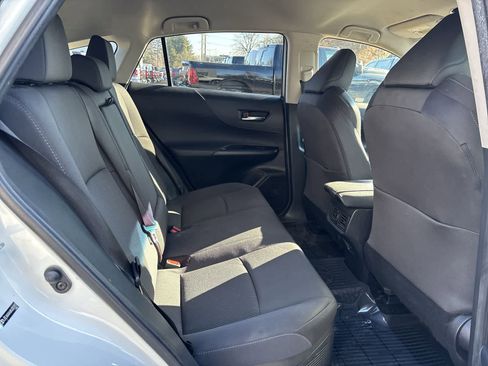 Used 2021 Toyota Venza LE image 7