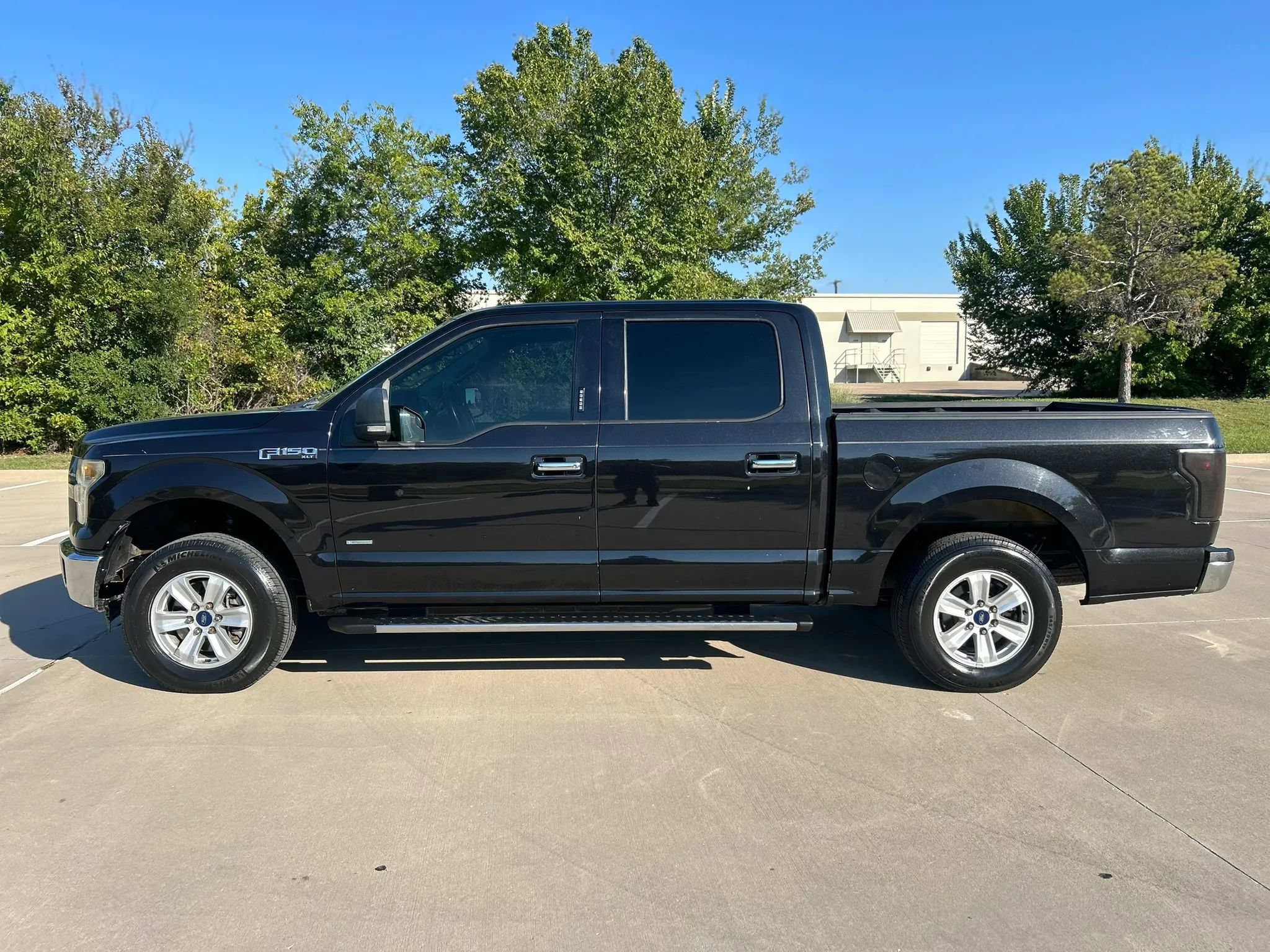Used 2015 Ford F150 XLT w/ Equipment Group 302A Luxury RWD image 9