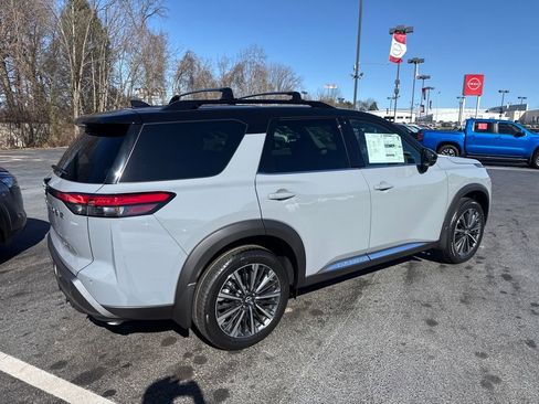 New 2026 Nissan Pathfinder Platinum w/ Cargo Package FWD image 6
