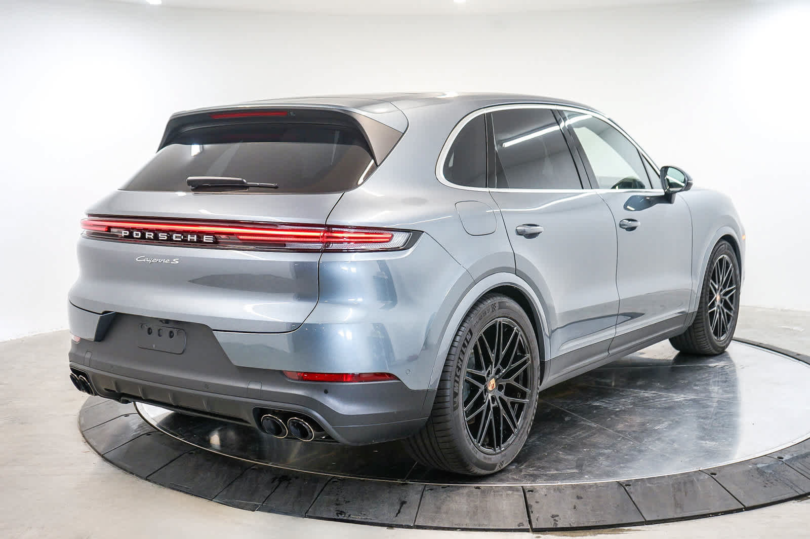 Certified 2026 Porsche Cayenne S AWD/4WD image 9