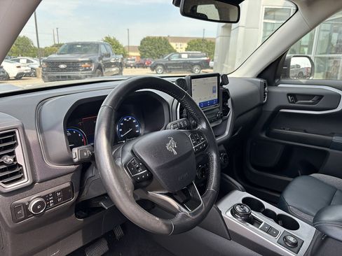 Used 2023 Ford Bronco Sport Outer Banks w/ Tech Package AWD/4WD image 10