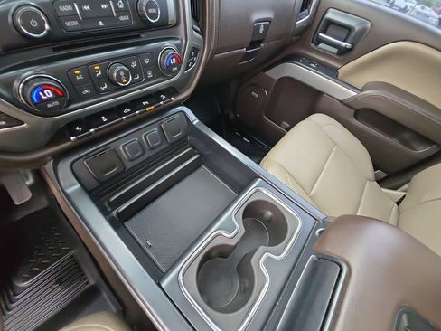 Used 2017 Chevrolet Silverado 1500 LTZ Z71 w/ LTZ Plus Package AWD/4WD image 18