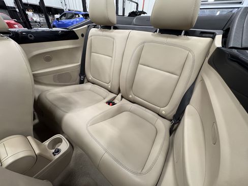 Used 2014 Volkswagen Beetle TDI image 19