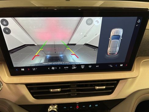 New 2025 Ford Explorer Active w/ Active Comfort Package image 12