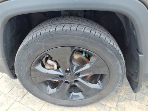 Used 2020 Jeep Compass Latitude image 24