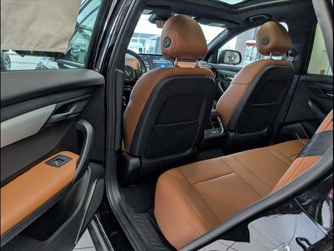 New 2025 VinFast VF 8 Plus image 12