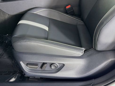 Used 2025 Toyota Camry SE w/ Convenience Package FWD image 19