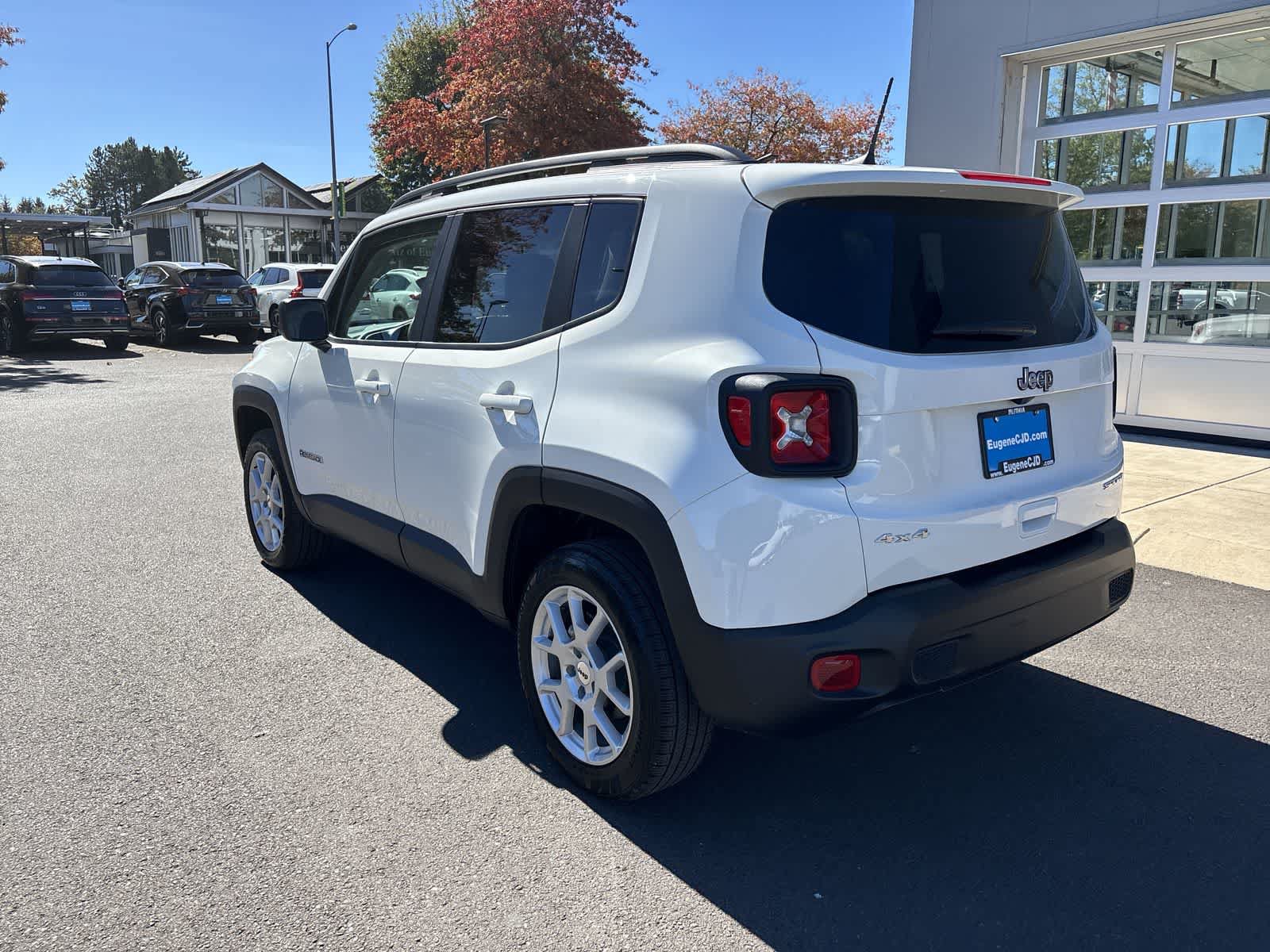 Used 2022 Jeep Renegade Sport w/ Sport Appearance Group AWD/4WD image 3