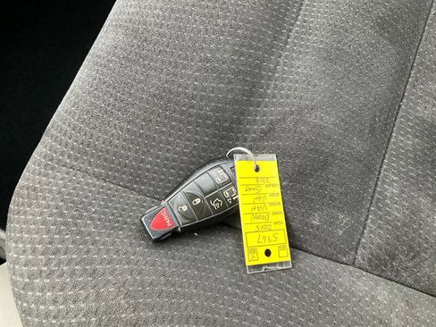 Used 2015 Dodge Grand Caravan SXT image 26