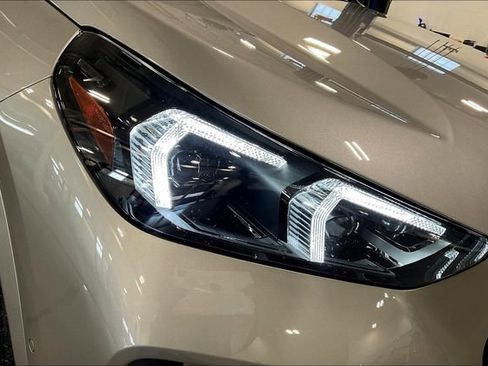 Used 2024 BMW X1 M35i w/ Shadowloine Package image 28