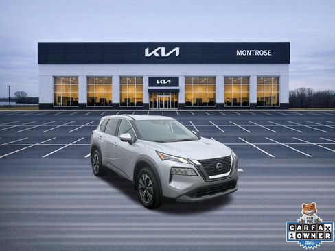 Used 2023 Nissan Rogue SV AWD/4WD image 3