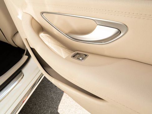 Used 2017 Mercedes-Benz E 300 image 21