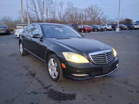 Used 2011 Mercedes-Benz S 550 4MATIC image 3