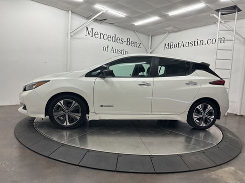 Used 2018 Nissan Leaf SV w/ SV Technology Package FWD image 4