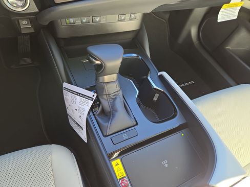 New 2025 Lexus ES 350 w/ Premium Package image 22