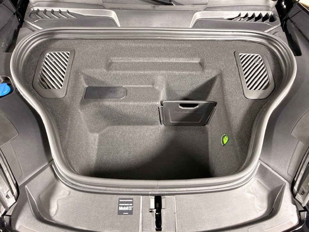 Certified 2026 Porsche Macan Electric RWD image 26