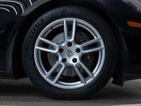 Used 2020 Porsche Panamera image 19