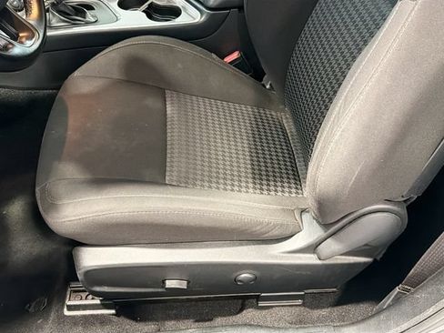 Used 2022 Dodge Challenger GT AWD/4WD image 15