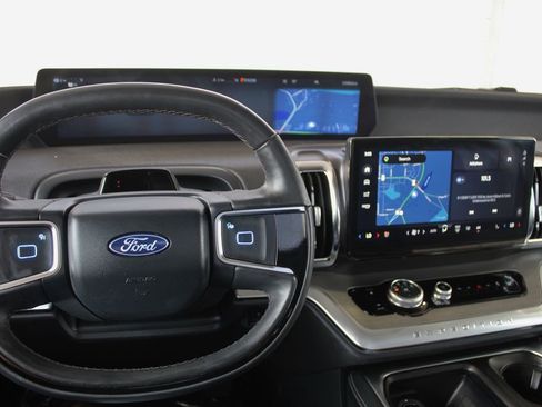 Used 2025 Ford Expedition Platinum AWD/4WD image 22