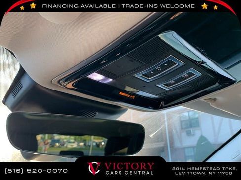 Used 2020 Land Rover Range Rover Velar S image 31