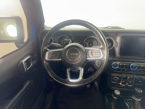 Used 2020 Jeep Gladiator Overland w/ Popular Equipment Package image 20