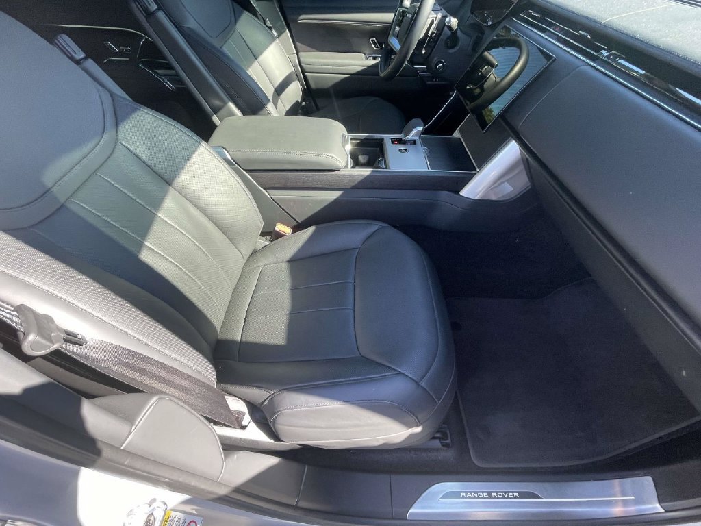 Certified 2025 Land Rover Range Rover Long Wheelbase SE AWD/4WD image 14