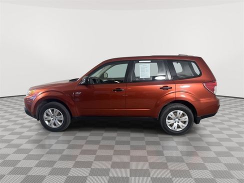 Used 2010 Subaru Forester 2.5X w/ Popular Equipment Group 1B image 4