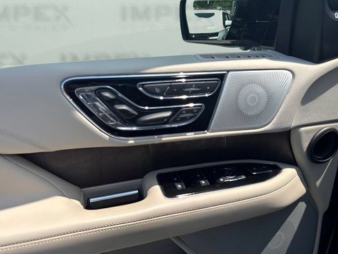 Used 2021 Lincoln Navigator L Reserve w/ Luxury Package AWD/4WD image 24
