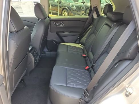 Certified 2026 Nissan Rogue Platinum AWD/4WD image 11